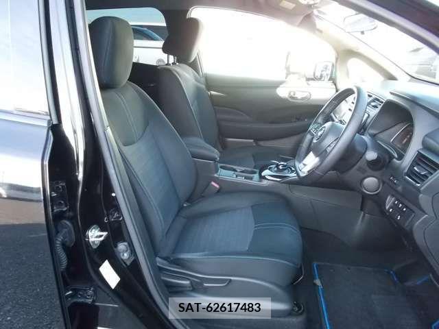 Nissan LEAF 2019-03 225108-17