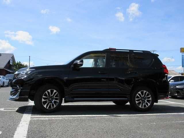 Toyota PRADO 2023-10 18656-18