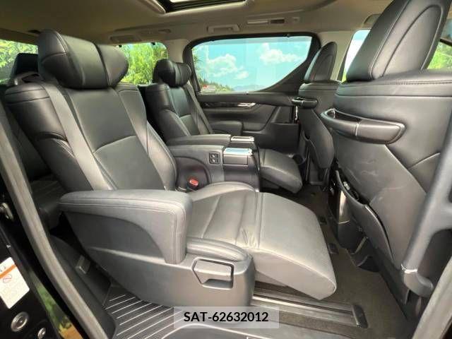 Toyota ALPHARD 2018-10 379197-9