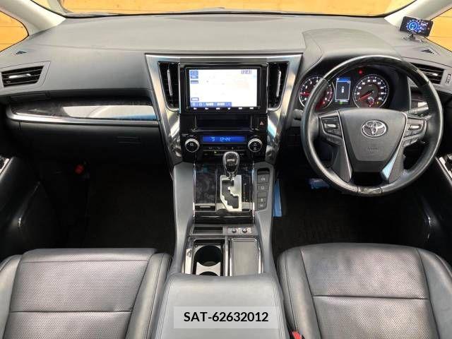 Toyota ALPHARD 2018-10 379197-1