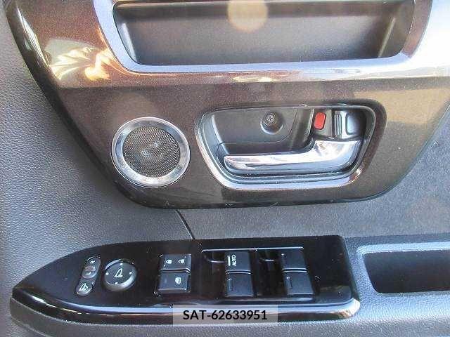 Honda N BOX CUSTOM 2018-03 371925-12