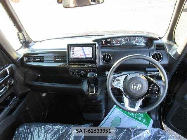 Honda N BOX CUSTOM 2018-03 371925-1