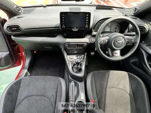 Toyota YARIS 2020-10 304809-7