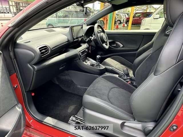 Toyota YARIS 2020-10 304809-5