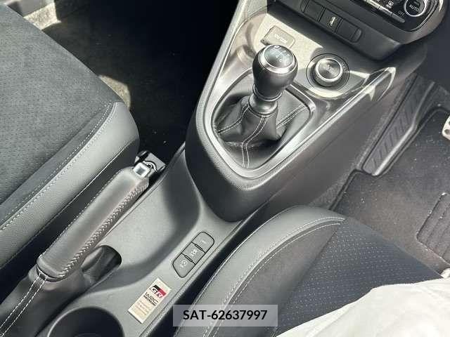 Toyota YARIS 2020-10 304809-14