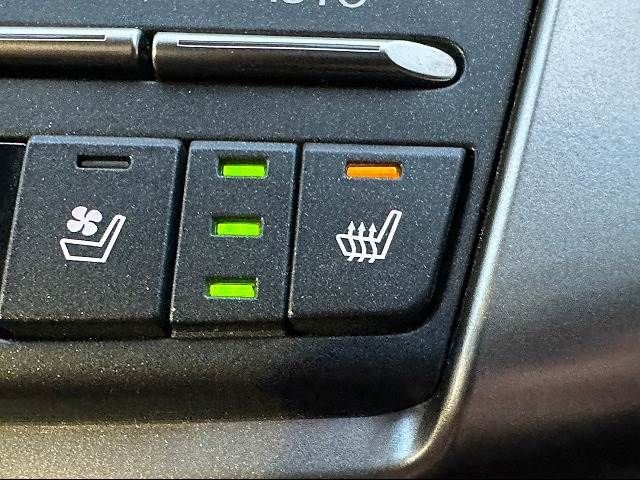 Lexus NX 2018-04 15847-10