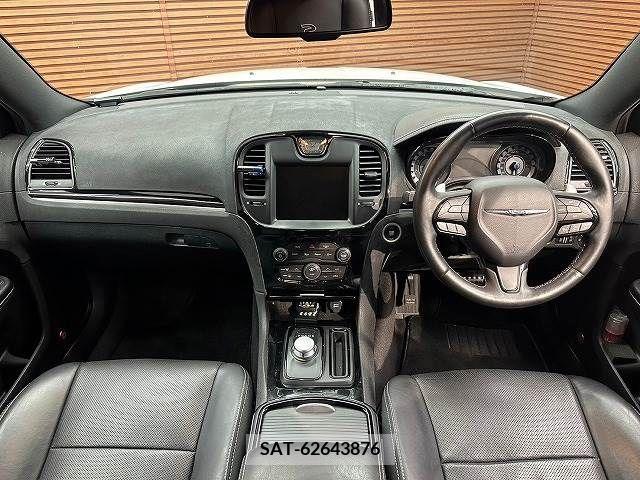 Chrysler 300 2017-09 264232-1