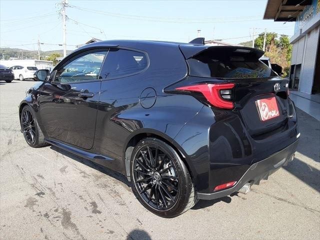 Toyota YARIS 2021-04 19861-6