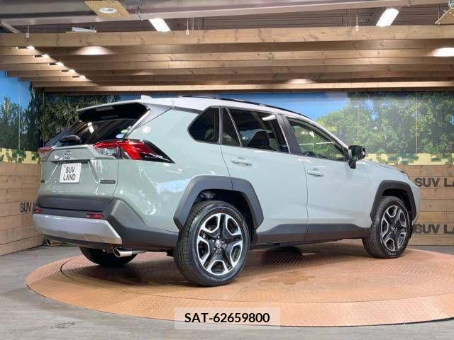 Toyota RAV4 2019-12 347496-16
