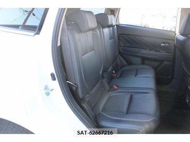 Mitsubishi OUTLANDER PHEV 2015-07 213788-13