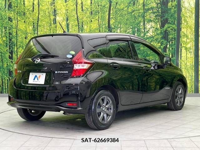 Nissan NOTE 2018-01 305445-17