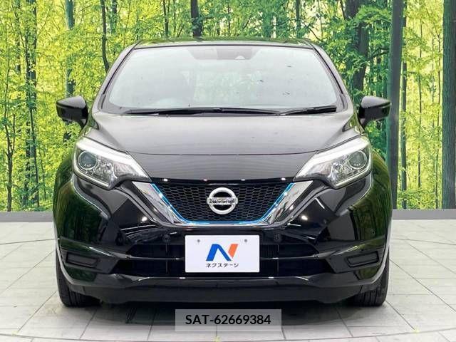 Nissan NOTE 2018-01 305445-14