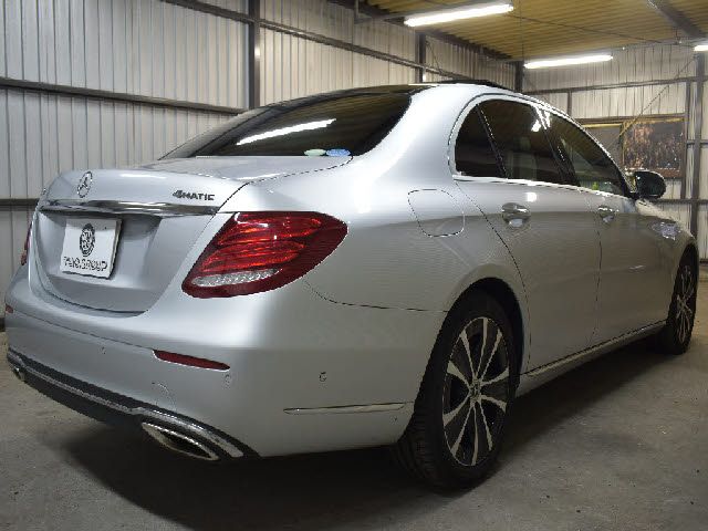 Mercedes Benz E-CLASS 2018-11 20778-2