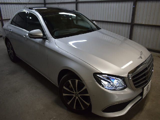 Mercedes Benz E-CLASS 2018-11 20778-22