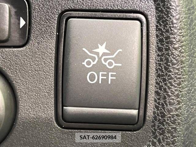 Nissan NOTE 2019-02 325482-2