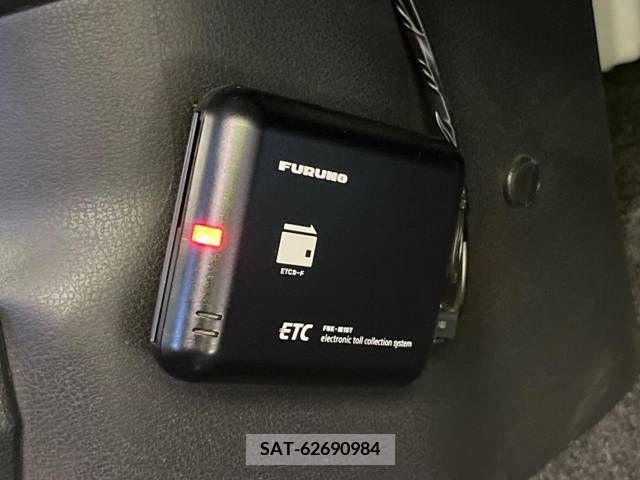 Nissan NOTE 2019-02 325482-4