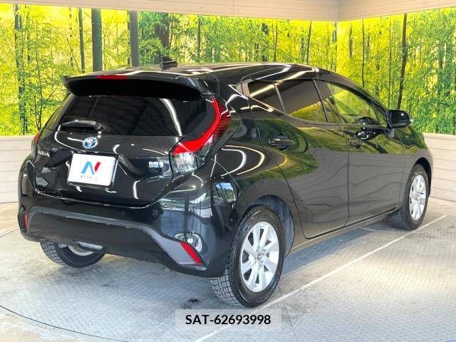 Toyota AQUA 2021-10 260439-17