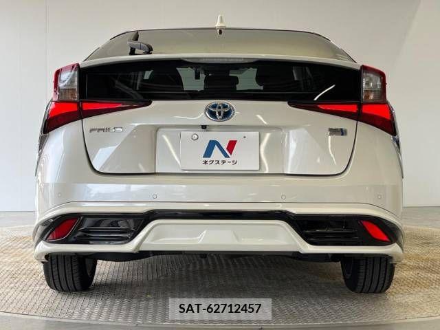 Toyota PRIUS 2019-03 366604-15