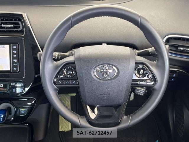 Toyota PRIUS 2019-03 366604-11