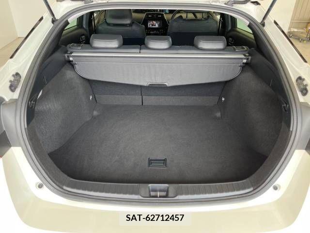 Toyota PRIUS 2019-03 366604-10