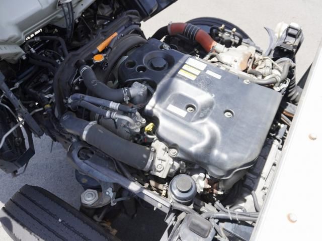Isuzu ELF TRUCK 2012-03 196211-24
