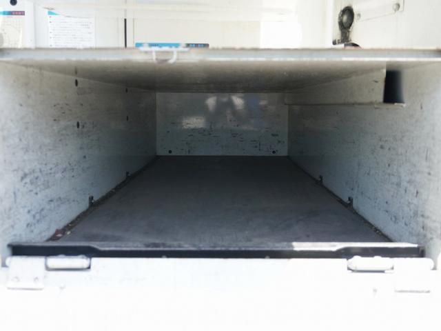 Isuzu ELF TRUCK 2012-03 196211-14