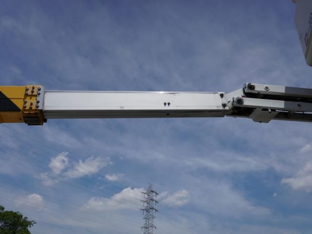 Isuzu ELF TRUCK 2012-03 196211-17