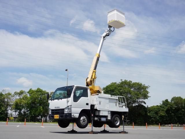 Isuzu ELF TRUCK 2012-03 196211-0