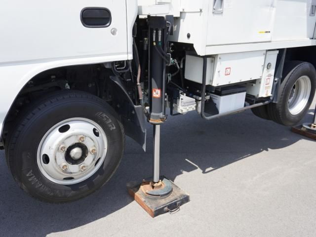 Isuzu ELF TRUCK 2012-03 196211-4
