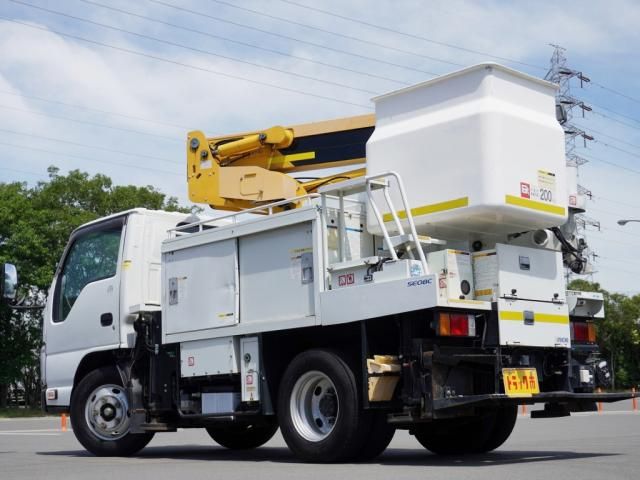 Isuzu ELF TRUCK 2012-03 196211-7