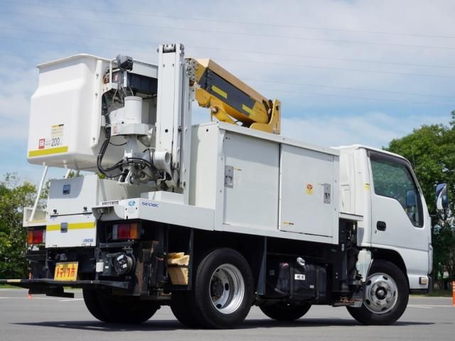 Isuzu ELF TRUCK 2012-03 196211-1