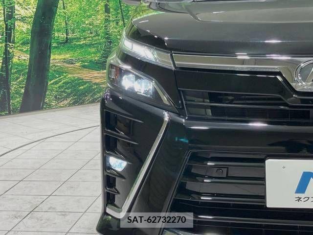 Toyota VOXY 2020-03 218469-12