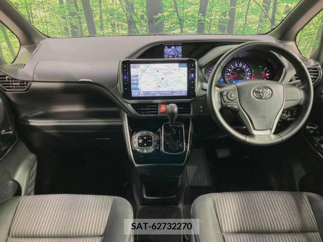 Toyota VOXY 2020-03 218469-1