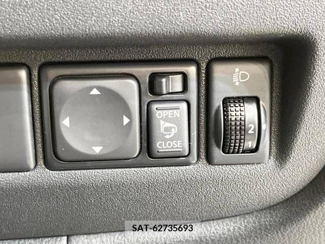 Nissan MARCH 2022-02 256065-7