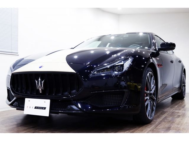 Maserati QUATTROPORTE 2021-12 10649-1