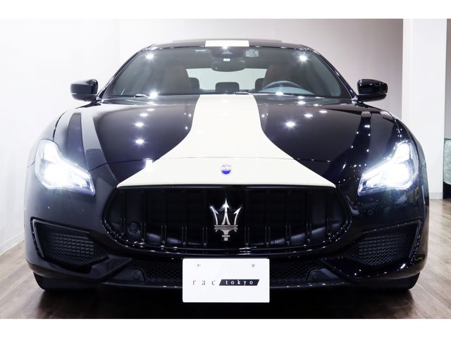Maserati QUATTROPORTE 2021-12 10649-4