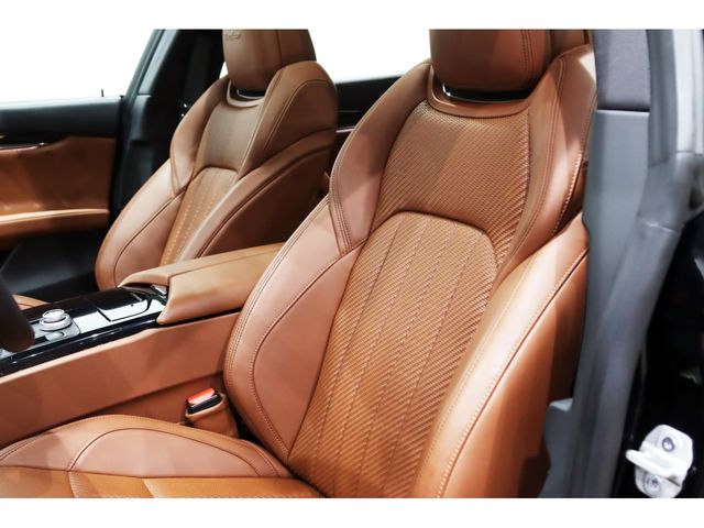 Maserati QUATTROPORTE 2021-12 10649-2