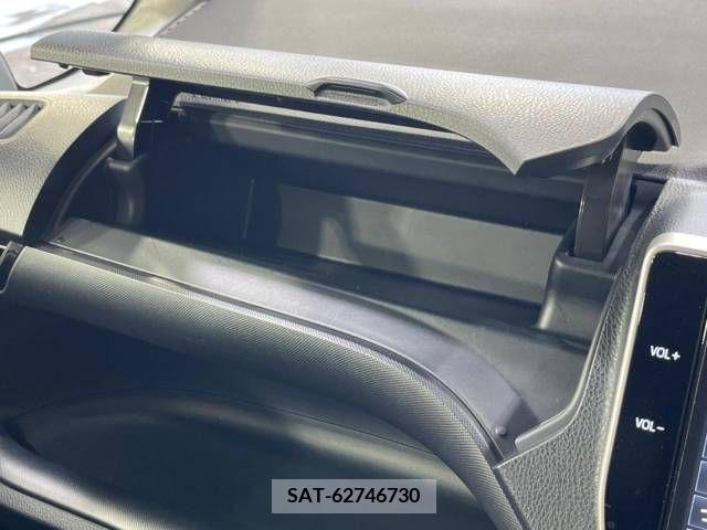 Toyota VOXY 2017-11 331343-19