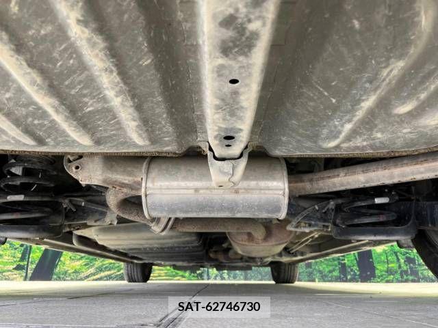 Toyota VOXY 2017-11 331343-18