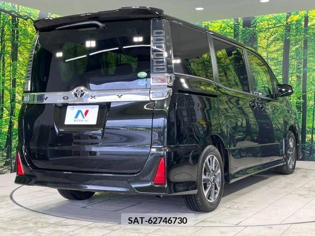 Toyota VOXY 2017-11 331343-16
