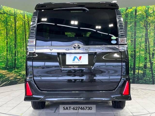 Toyota VOXY 2017-11 331343-14