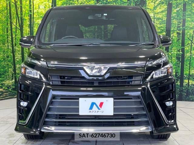 Toyota VOXY 2017-11 331343-13