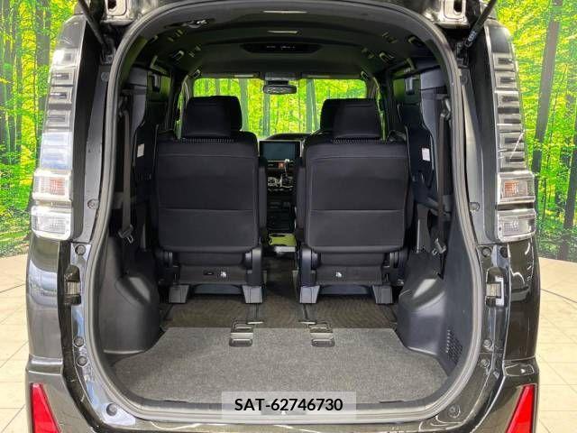 Toyota VOXY 2017-11 331343-10