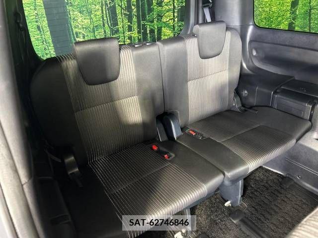 Toyota VOXY 2018-12 348689-10