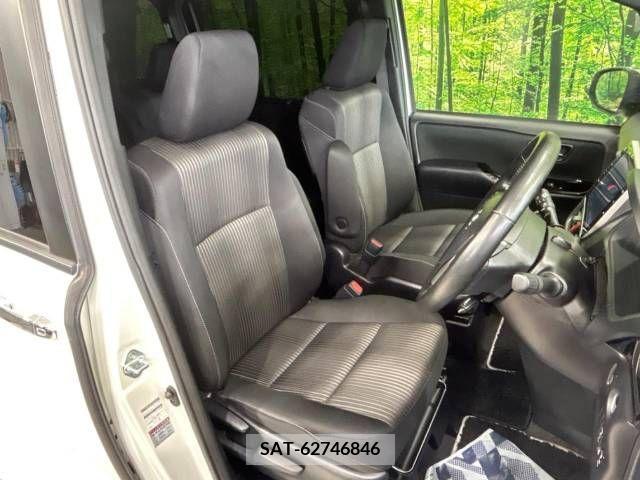 Toyota VOXY 2018-12 348689-8