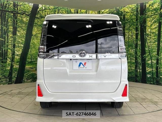 Toyota VOXY 2018-12 348689-16