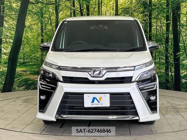Toyota VOXY 2018-12 348689-15