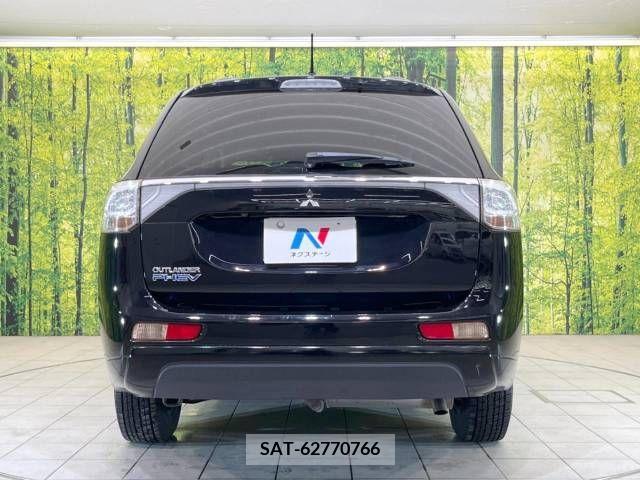Mitsubishi OUTLANDER PHEV 2015-03 240973-14