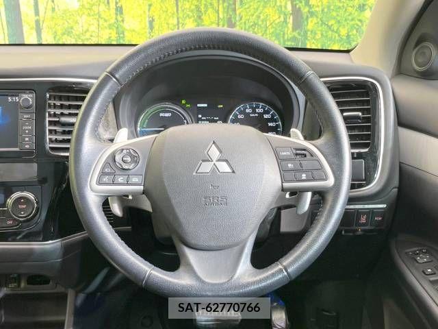 Mitsubishi OUTLANDER PHEV 2015-03 240973-11