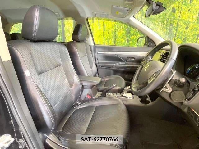 Mitsubishi OUTLANDER PHEV 2015-03 240973-8